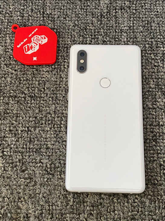 小米mix 2s白色6+128 骁龙845...