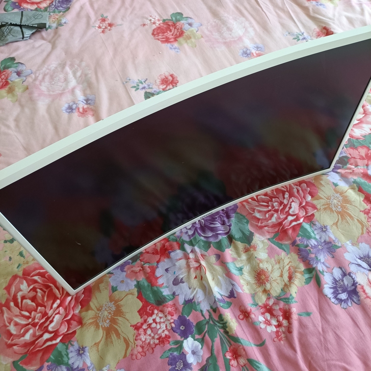 三星曲面显示器