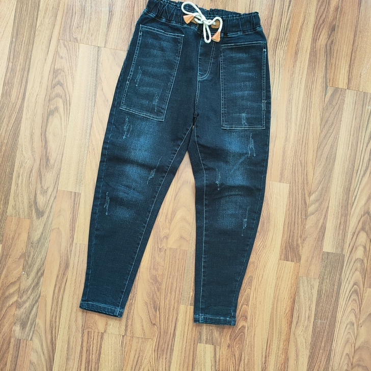 深蓝色直筒裤,穿过一次,本人o型腿,裤子显...