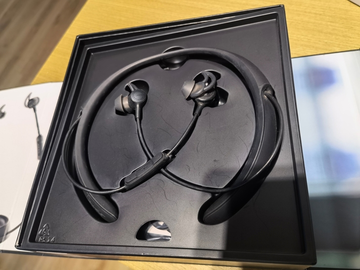BOSE QC30挂脖式降噪耳机，降噪效果...