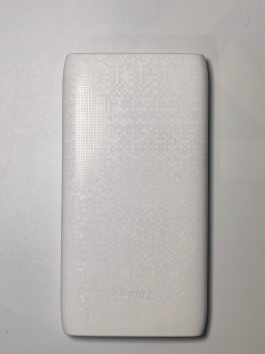 公牛PBD081盒装白色移动电源800mah