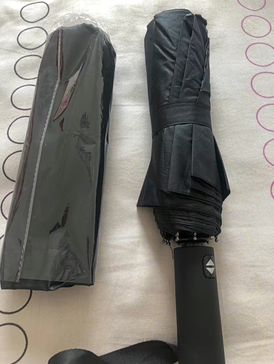 这伞绝对是正品行货，伞架非常厚实，伞面足够...