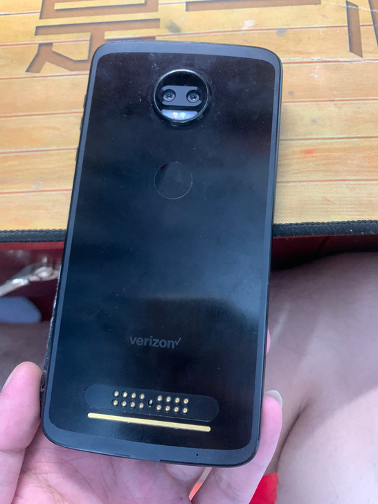 motoz2f，2k屏，835处理器，现在...