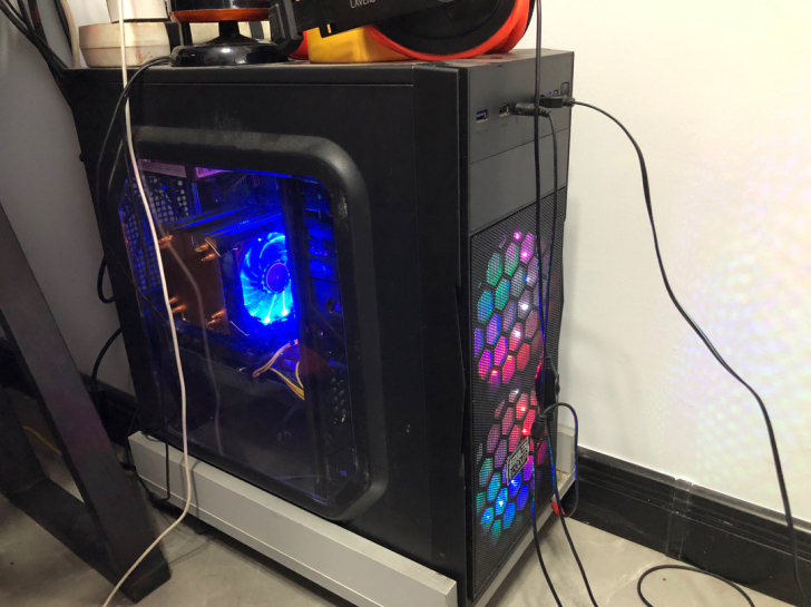 99新台式机电脑服务器，带19寸显示器，带...