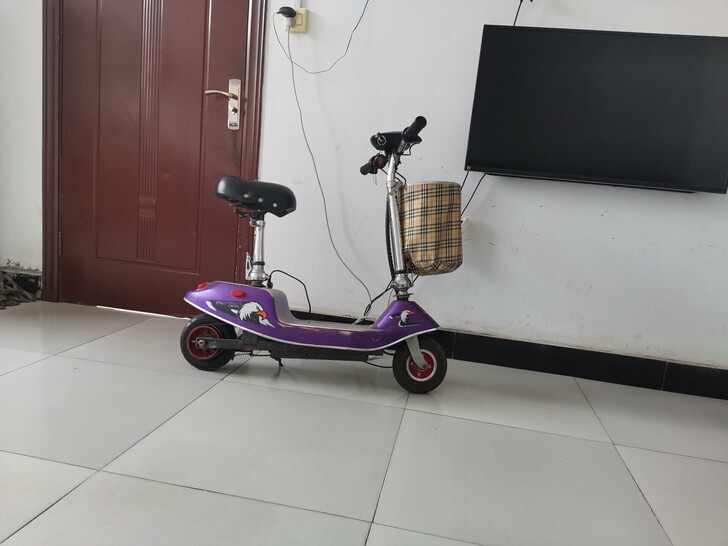 儿童小电动滑板车,出售,仅限自提,可小刀