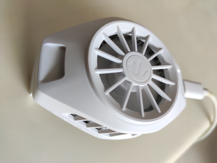 手游伴侣！！小米手机黑鲨冰封散热背夹！手机...