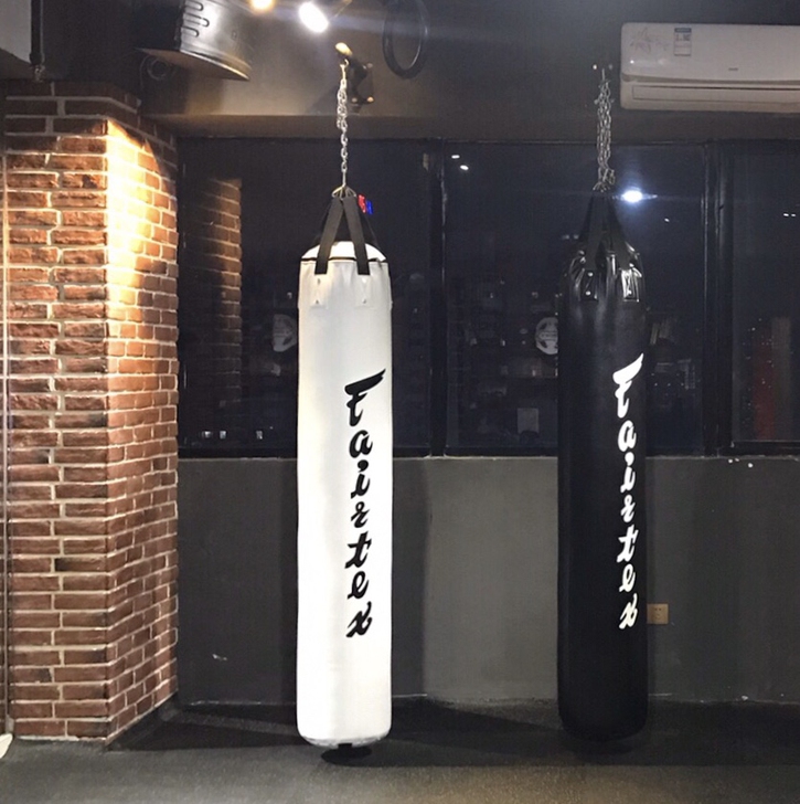 拳击沙袋全新  散打沙袋 成人训练 吊式沙...