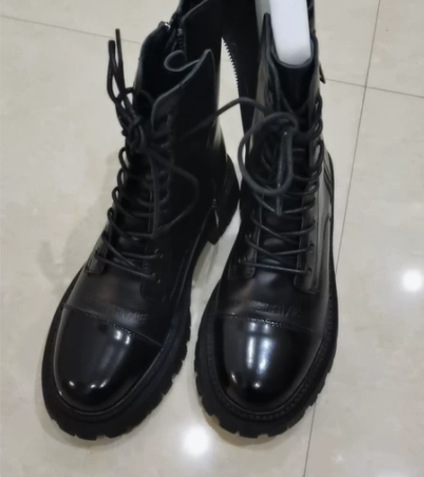 半拉链马丁靴，开边珠牛皮，质量很好，绝对的...