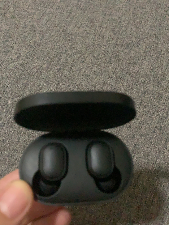 红米蓝牙耳机，音质不错，便宜转出，有意者私聊