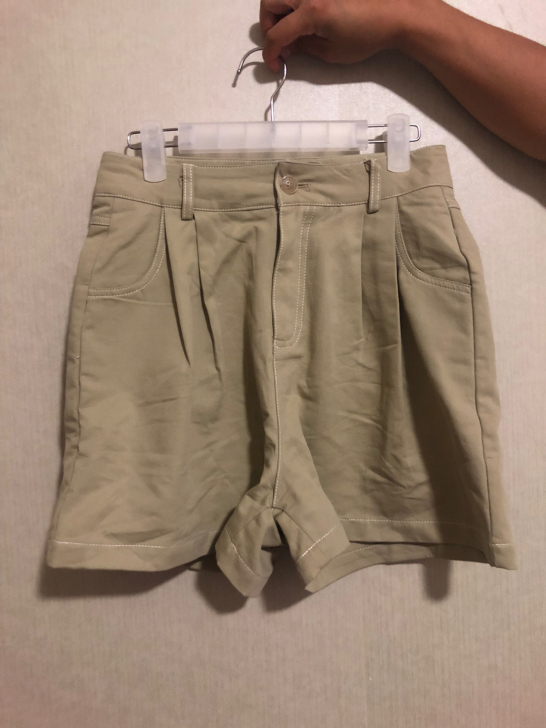 9.5成新卡其色工装短裤，只穿过一次！M码
