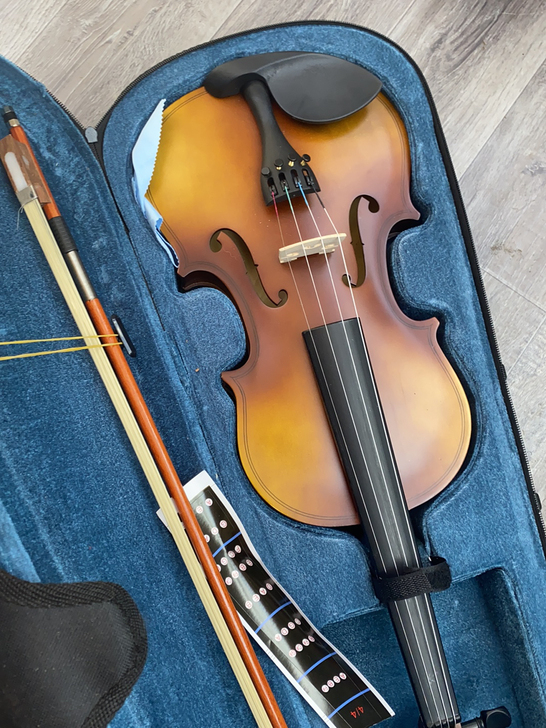 初学者小提琴，买回来没时间练，可以买回家给...