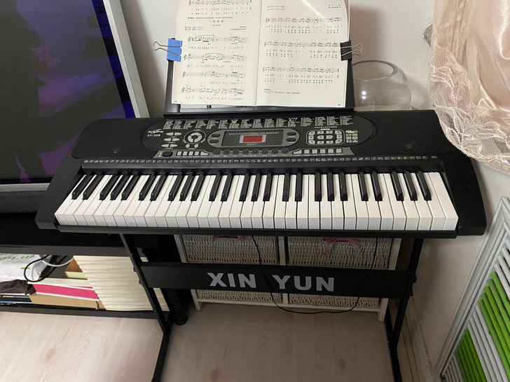 电子琴，九成新，买回来没用过一直闲置了，1...