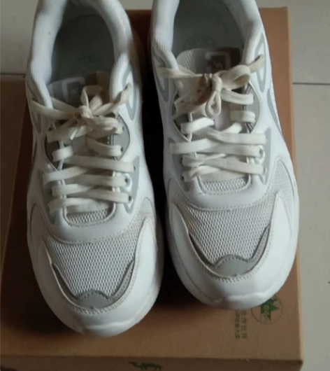 骆驼女鞋2022春季新款白色厚底老爹鞋时尚...