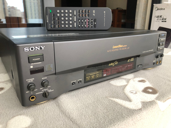 自己的一手机很少用功能全部都正常！日本原装...