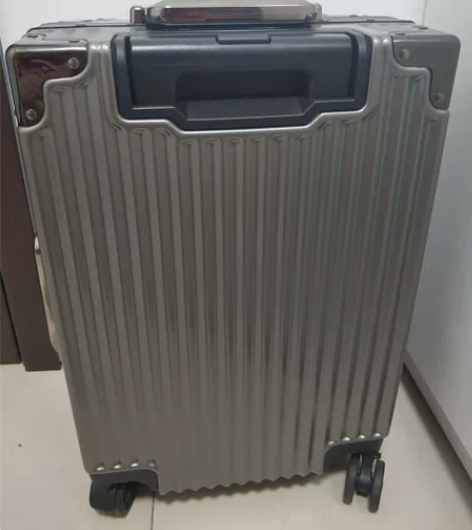 铝框拉杆箱海关锁20寸 轮胎式样的轮子，非...