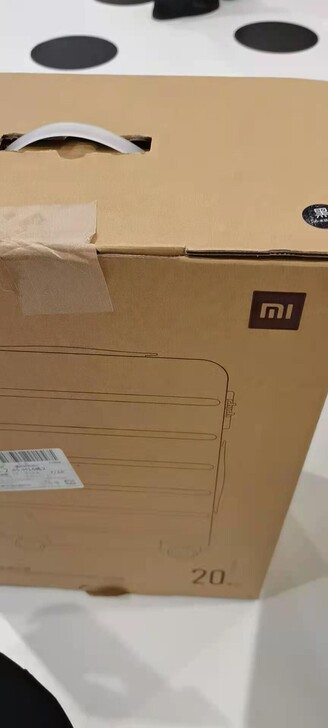 全新的小米拉杆箱,未开箱,颜色如图黑色,尺...