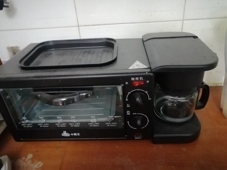 搬家，迷你小烤箱+咖啡机，先到先得。