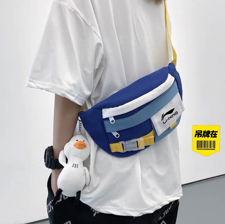 处理斜挎包潮牌单肩包男大容量包 ！潮流 ！...