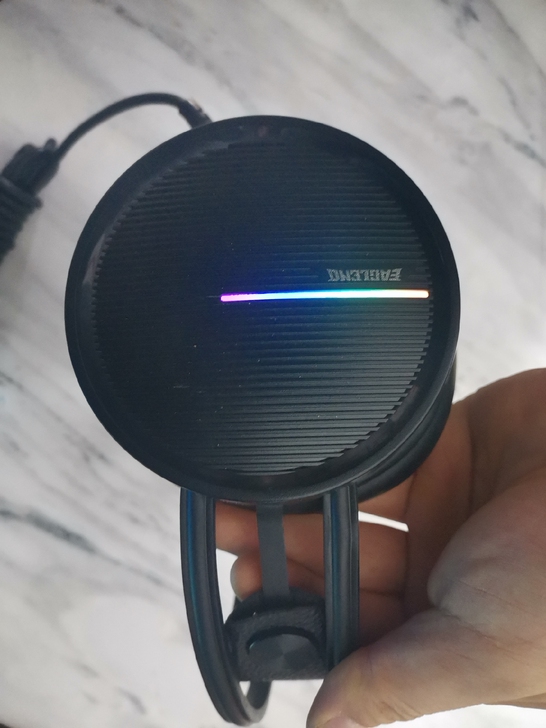 西伯利亚旗下飞鹰传奇耳机