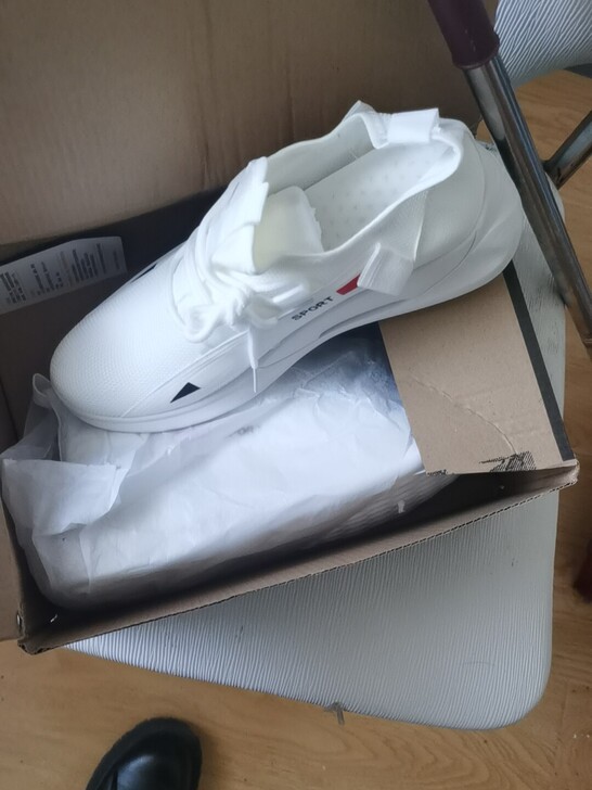 39码白色运动鞋男透气