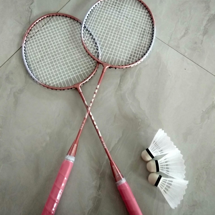 闲置羽毛球拍 非尤尼克斯 全新的 双拍一套...