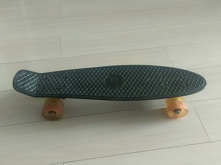 小鱼板，儿童滑板车，发光轮，尺寸如图，磨损...