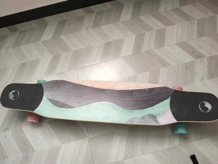 出一个逆山长板，九成新；心血来潮买的，一直...