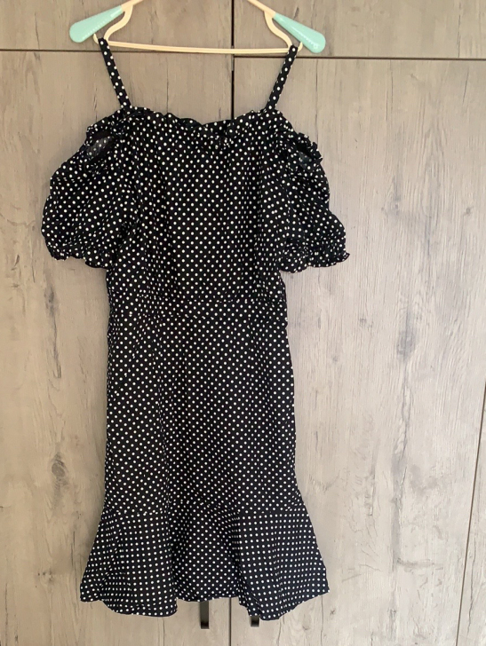 波点风 时尚不过时 漏肩连衣裙