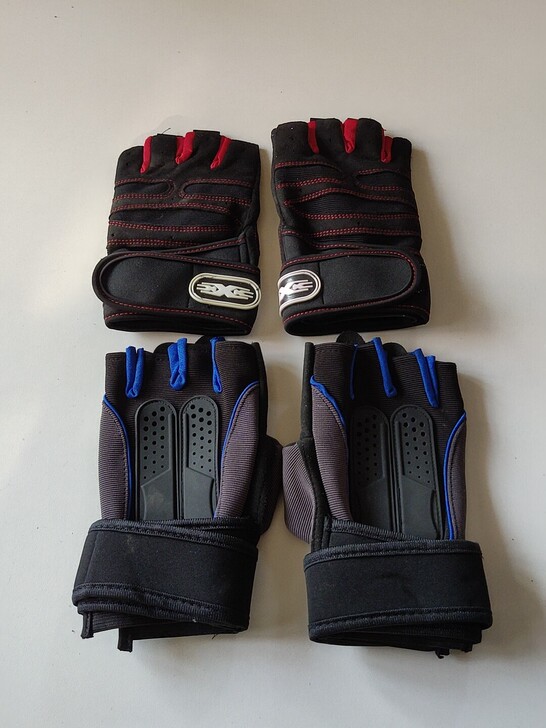 健身房手套男哑铃器械单杠锻炼护腕训练半指户...