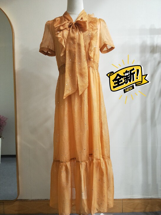 店里清货，重工印花连衣裙，M码松紧腰长款连...