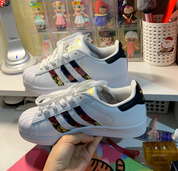 阿迪达斯板鞋 三叶草 女鞋！朋友36码穿大...