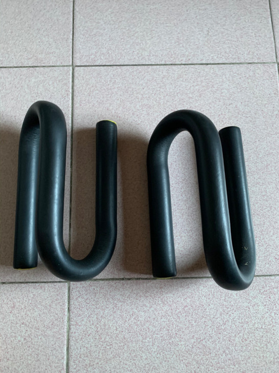 基础款俯卧撑支架一对，品相如图，闲置物品售...