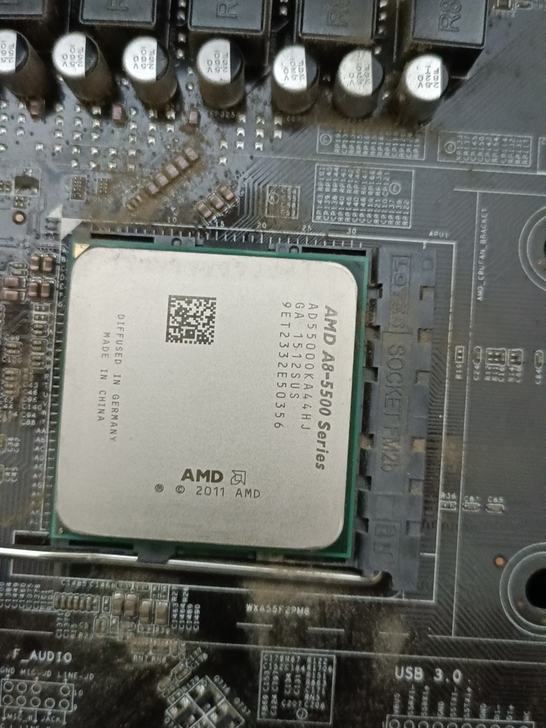 闲置了五六个月的电脑，闲置前还可以用，现在...