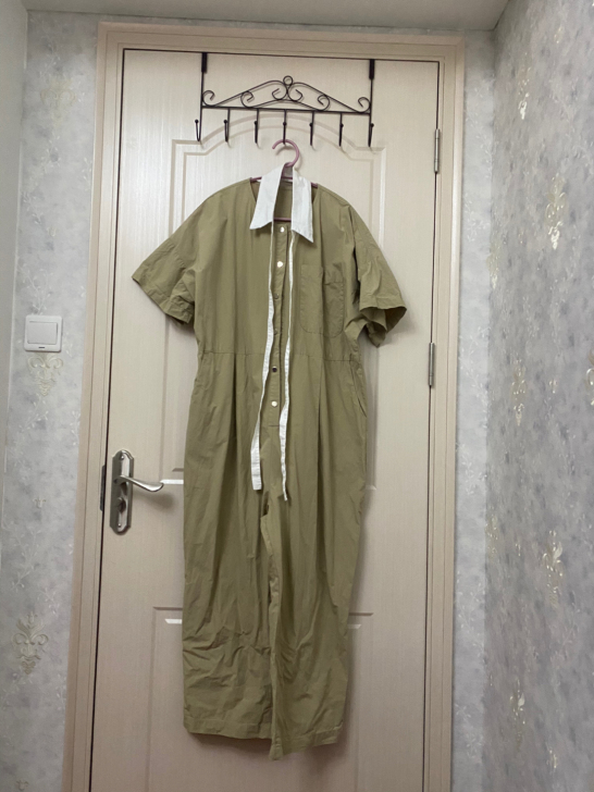 卡其色休闲连体裤（手机拍出有点色差，实物就...