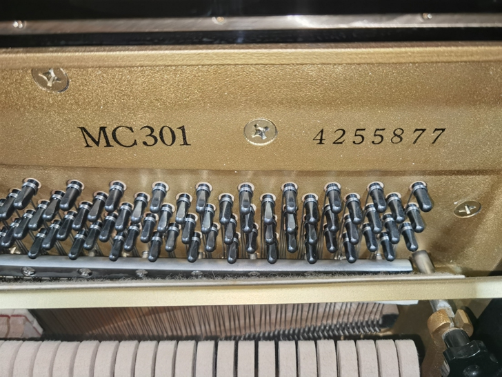雅马哈高性价比钢琴MC301，音色特别细腻...