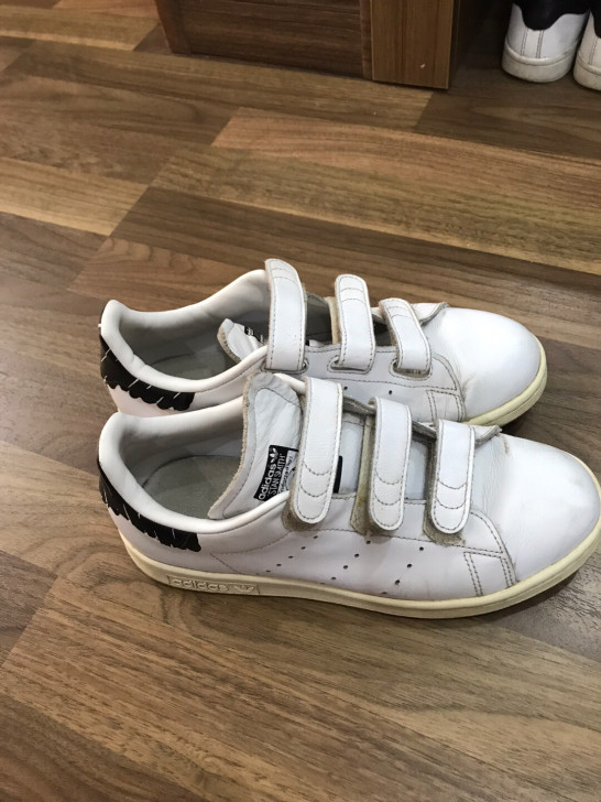阿迪达斯运动鞋，女小白鞋50包邮，专柜正品...