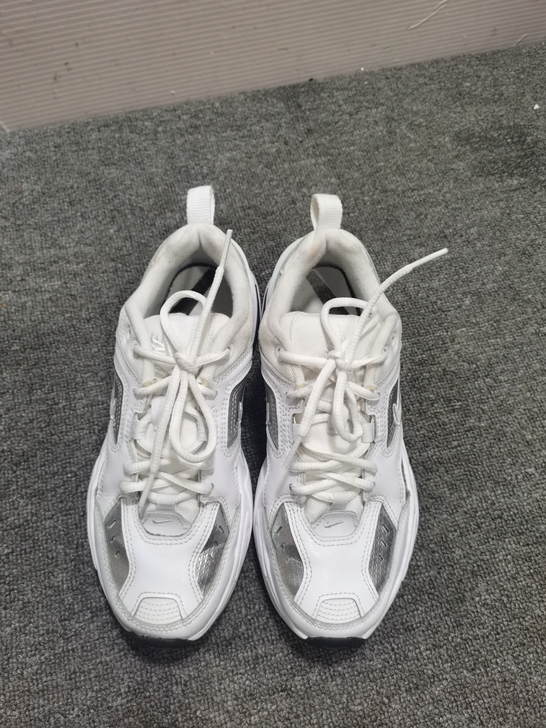 耐克正品，复古女款跑鞋，37.5码，37的...