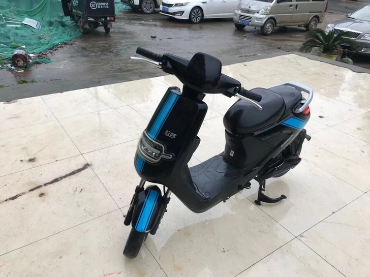 雅迪48V哈啰电动车，使用半年，48.15...