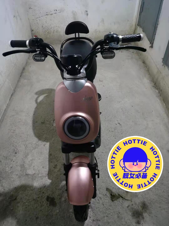 爱玛KD爱度，48v20a，还能跑40公里...