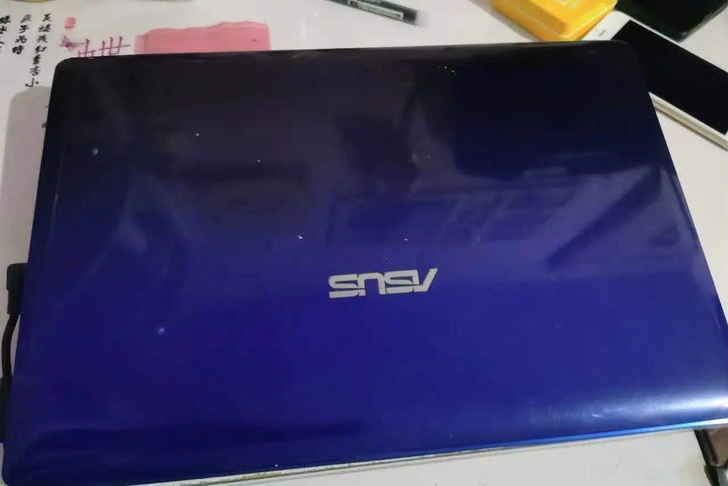 华硕笔记本电脑，固态硬盘。，正常使用，