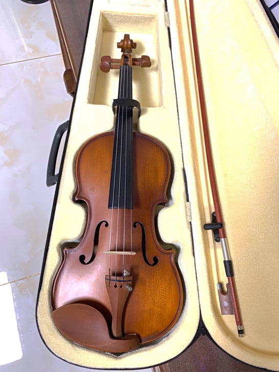 琴行库存全新全实木小提琴 ，原价都是100...