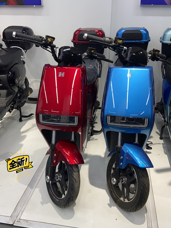 哈啰电动车，前后双碟刹，大容量电池