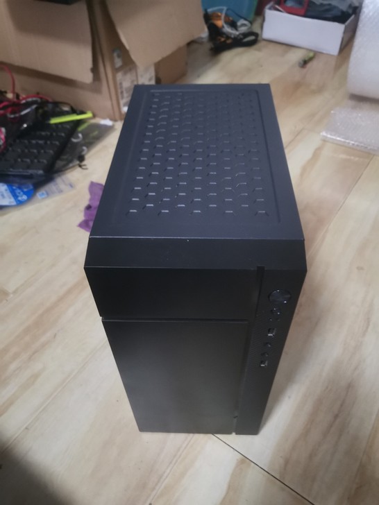 电脑机箱 家用或者办公 机箱带电源 成色...