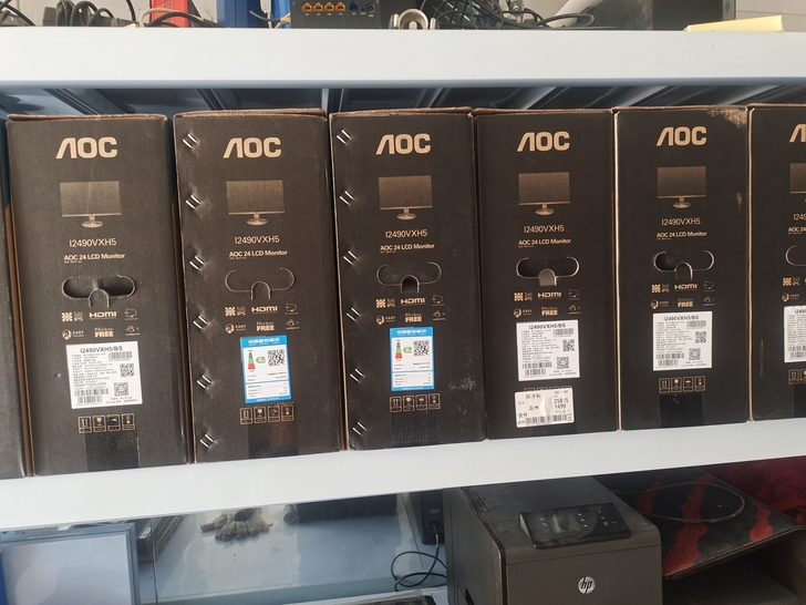 aoc显示器，24寸。全新未使用，喜欢联想...