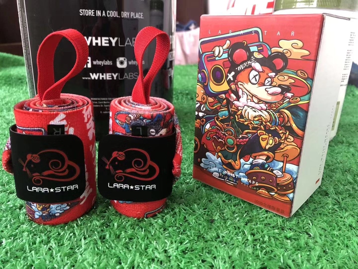 鼠年护腕劳拉之星鼠年护腕劳拉之星护腕卧推硬...