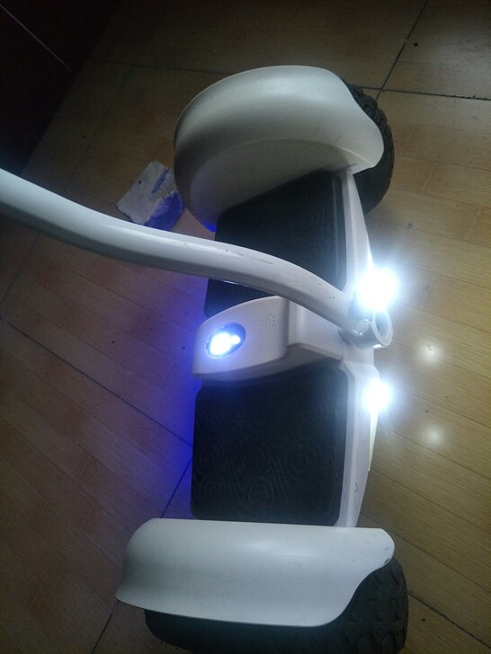 领奥平衡车。带蓝牙功能。电动车正常用，原价...