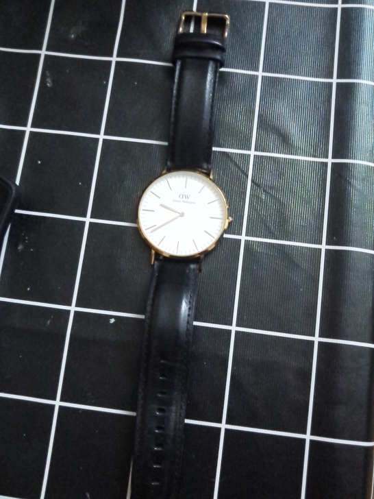 DW手表  不带了便宜出 免税店买的