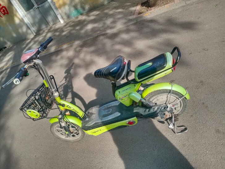 2017年的绿源的电动车，4块12的，车况...