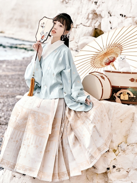 【十三余 小豆蔻儿】[花鸟行吟] 六色交领...