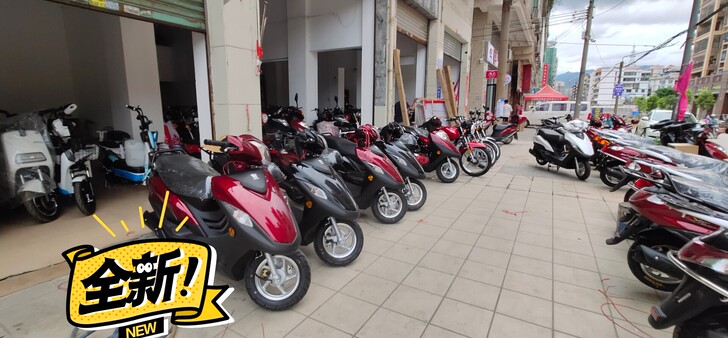 豪爵摩托车   哈啰电动车